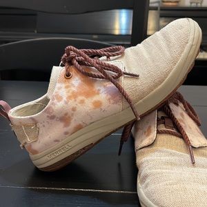 Merrell canvas sneakers; 8.5